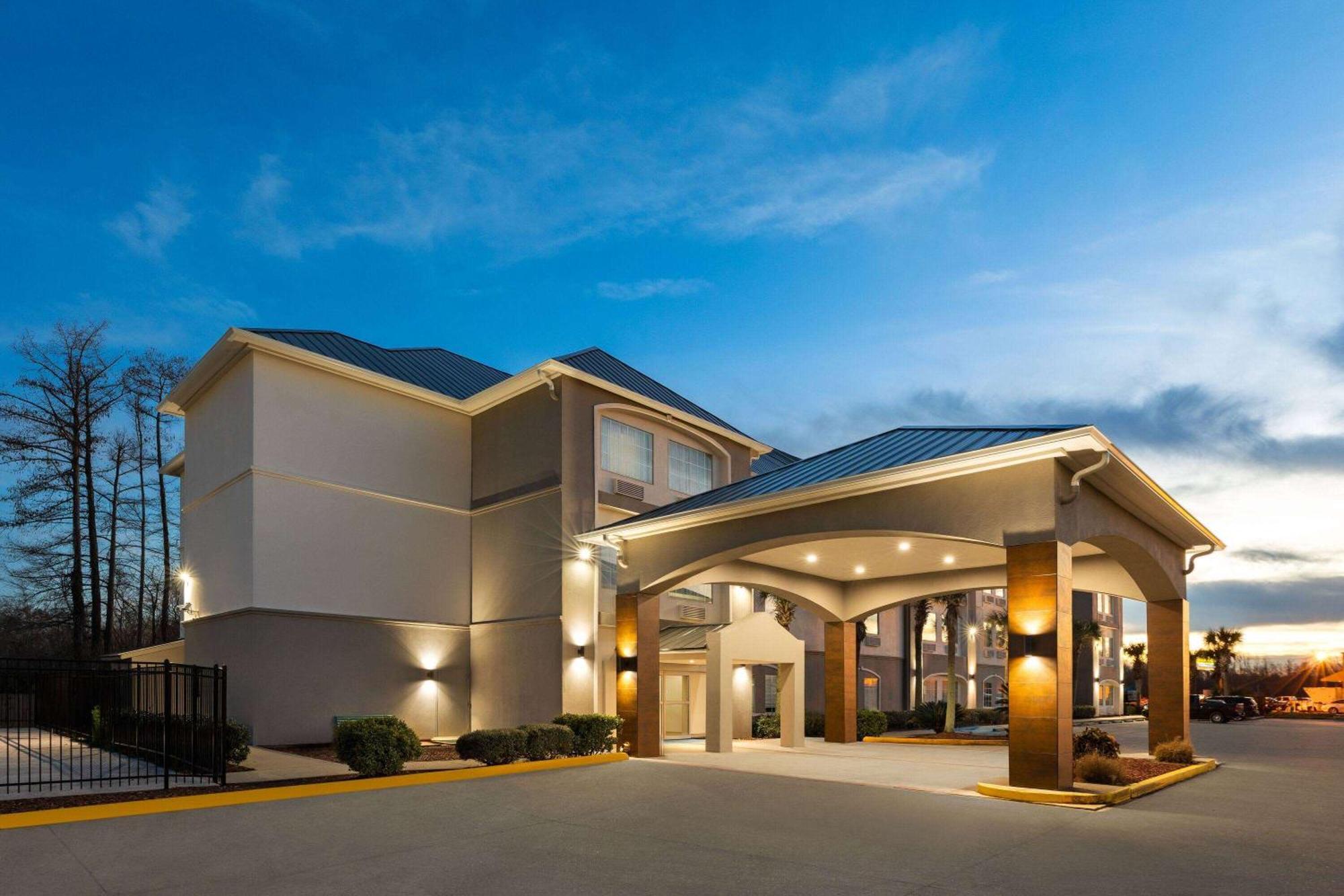 La Quinta By Wyndham Houma Hotel Екстериор снимка